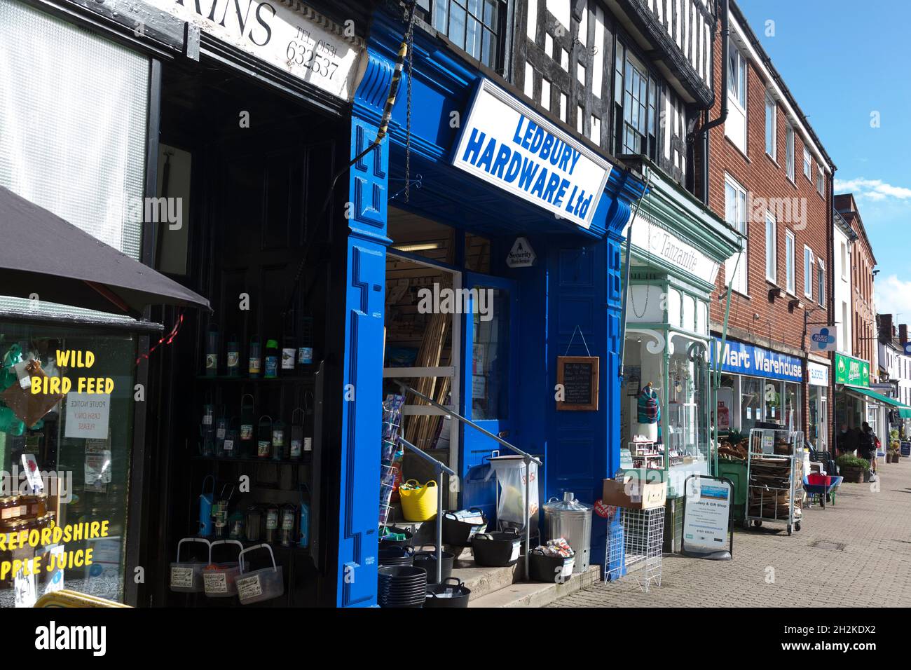 Geschäfte entlang der Homend, Ledbury, Herefordshire Stockfoto