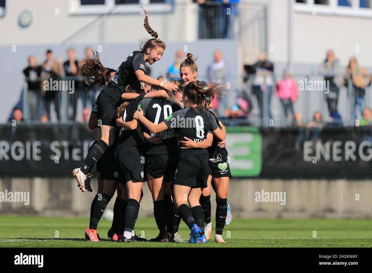 Sturm Garz feiert ein Tor beim Planet Pure Frauen Bundesliga-Spiel Sturm Graz gegen SKN St. Polen Frauen in Wien Österreich Tom Seiss/ SPP Stockfoto