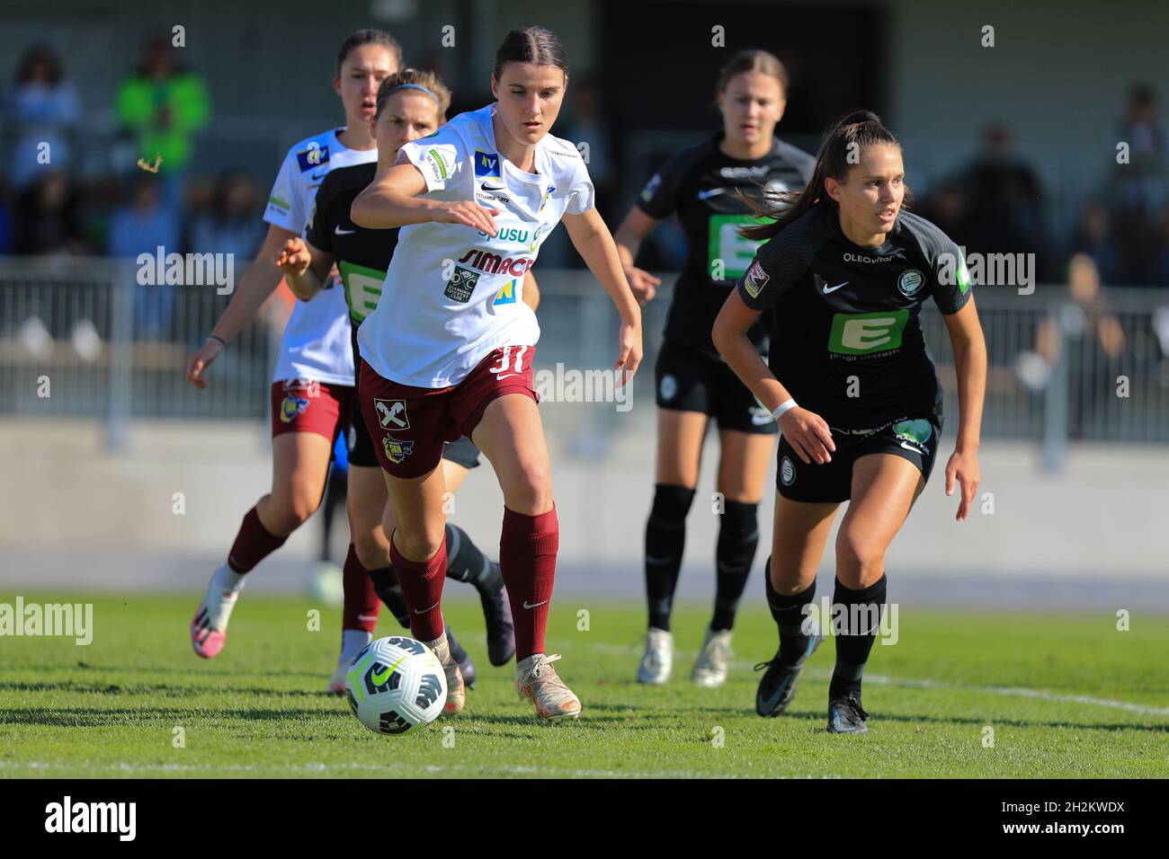 Anna Bereuter im Einsatz beim Planet Pure Frauen Bundesliga-Spiel Sturm Graz gegen SKN St. Polen Frauen in Wien Österreich Tom Seiss/ SPP Stockfoto