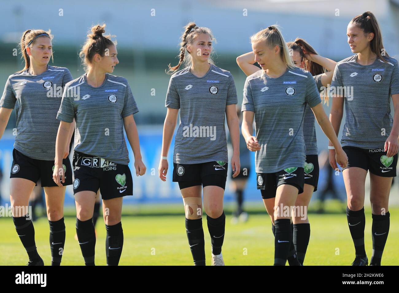 Sturm Graz Spieler beim Aufwärmen für das Planet Pure Frauen Bundesliga Spiel Sturm Graz gegen SKN St. Polen Frauen in Wien Österreich Tom Seiss/ SPP Stockfoto