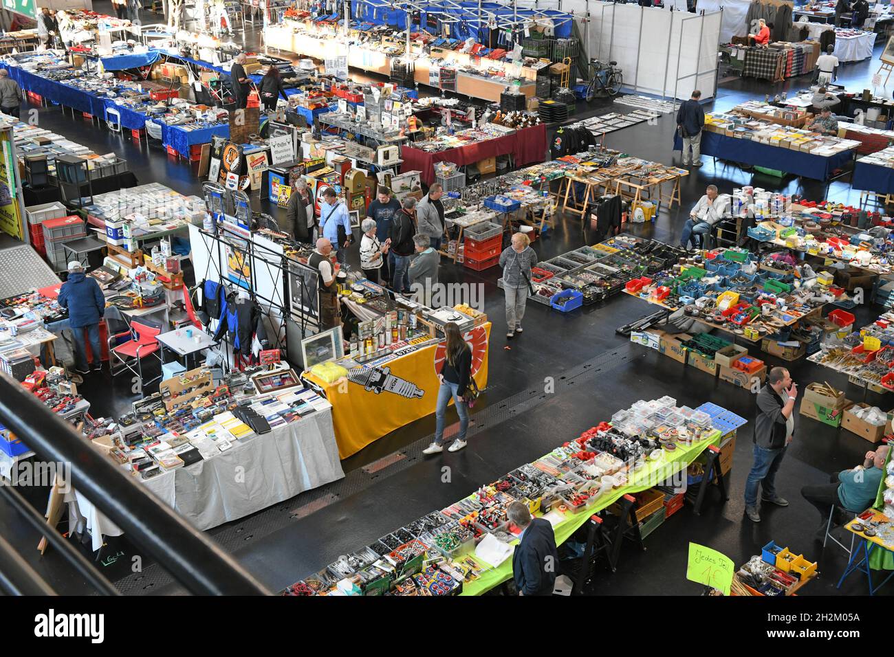 Oldtimer bei einer Ausstellung in Salzurg (Österreich) - die „Classic Expo Salzburg“ ist eine große Ausstellung und Messe für Oldtimer in Salzburg (ÖS Stockfoto