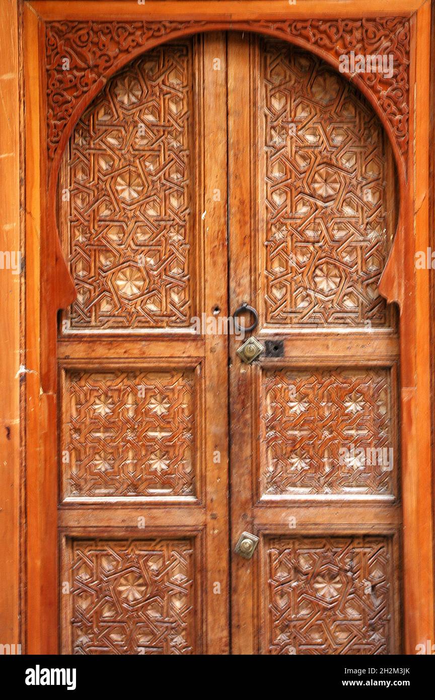 Die traditionelle und handgefertigte Tür in Marokko Stockfoto