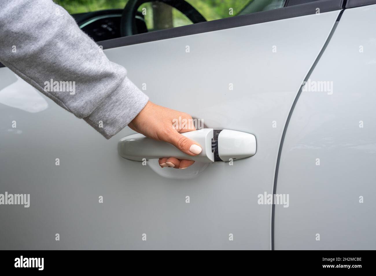 Hand Ziehen Auto Innentür Griff öffnen Auto Tür. Stockbild - Bild von  mechaniker, mode: 219673819