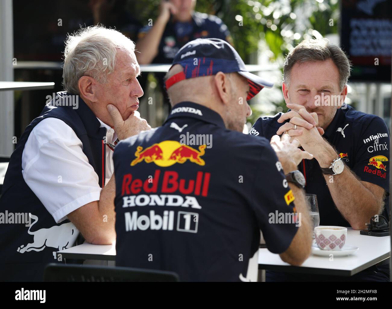 Austin, USA. Oktober 2021. HORNER Christian (gbr), Teamchef von Red Bull Racing, MARKO Helmut (aut), Manager von Red Bull Racing, Portrait beim Formel 1 Aramco United States Grand Prix 2021, 17. Lauf der FIA Formel 1 Weltmeisterschaft 2021 vom 21. Bis 24. Oktober 2021 auf dem Circuit of the Americas, In Austin, Texas, Vereinigte Staaten von Amerika - Foto: Dppi/DPPI/LiveMedia Kredit: Independent Photo Agency/Alamy Live News Stockfoto