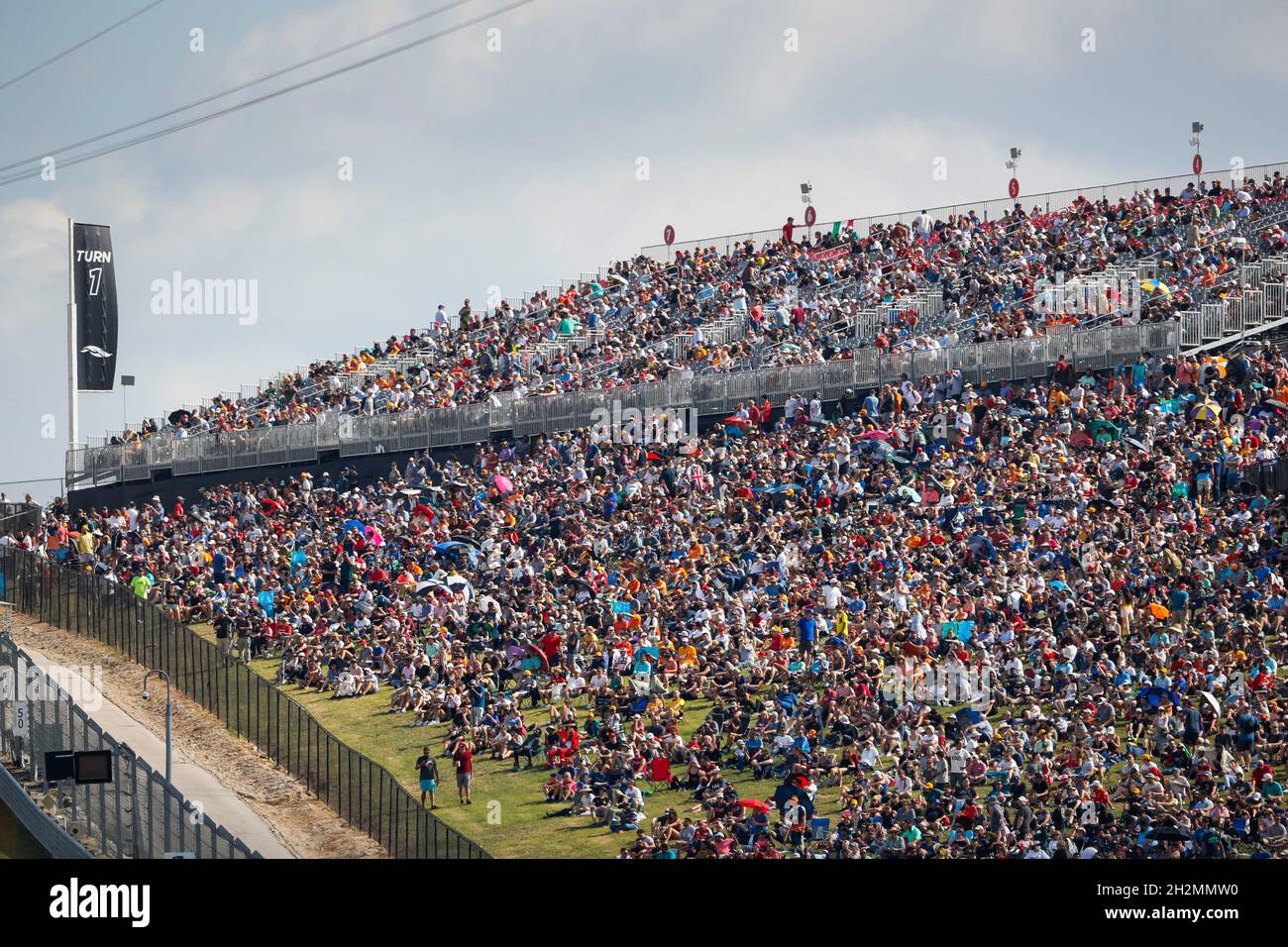 Austin, USA. Oktober 2021. Fans, F1 Grand Prix der USA auf dem Circuit of the Americas am 22. Oktober 2021 in Austin, USA. (Foto von HOCH ZWEI) Quelle: dpa/Alamy Live News Stockfoto