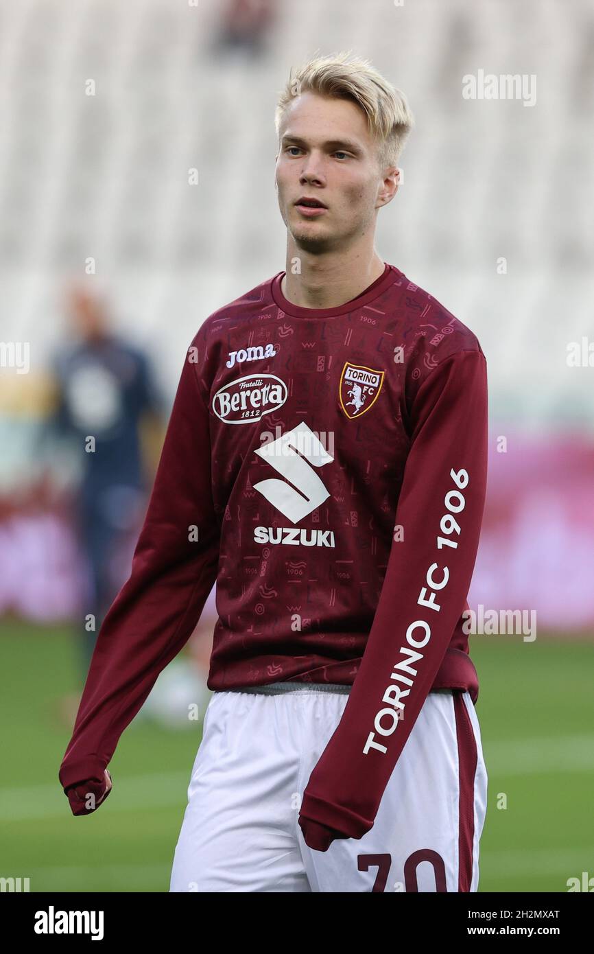 Turin, Italien. Oktober 2021. Magnus Warming (Turin FC) während des FC Turin gegen Genua FC, Italienische Fußballserie A Spiel in Turin, Italien, Oktober 22 2021 Quelle: Independent Photo Agency/Alamy Live News Stockfoto