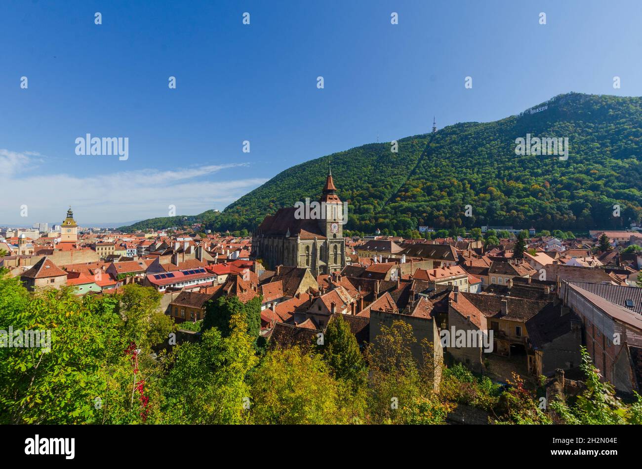 Die Schwarze Kirche im historischen Zentrum von Brasov, Rumänien. Es ist die größte Kirche in Rumänien und repräsentativ für den rumänischen gotischen Stil. IT da Stockfoto Die Schwarze Kirche im historischen Zentrum von Brasov, Rumänien. Es ist die größte Kirche in Rumänien und repräsentativ für den rumänischen gotischen Stil. IT da Stockfoto