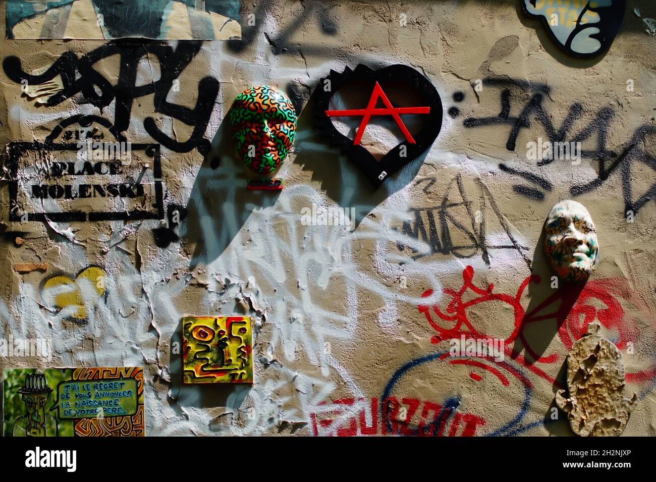 Bunte Mauer in Montmartre Stockfoto