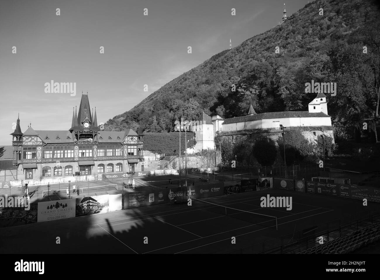 Der wunderbar gotisch aussehende Tennisclub „Olimpia“ in Brasov, Siebenbürgen. Bild von Adam Alexander Stockfoto