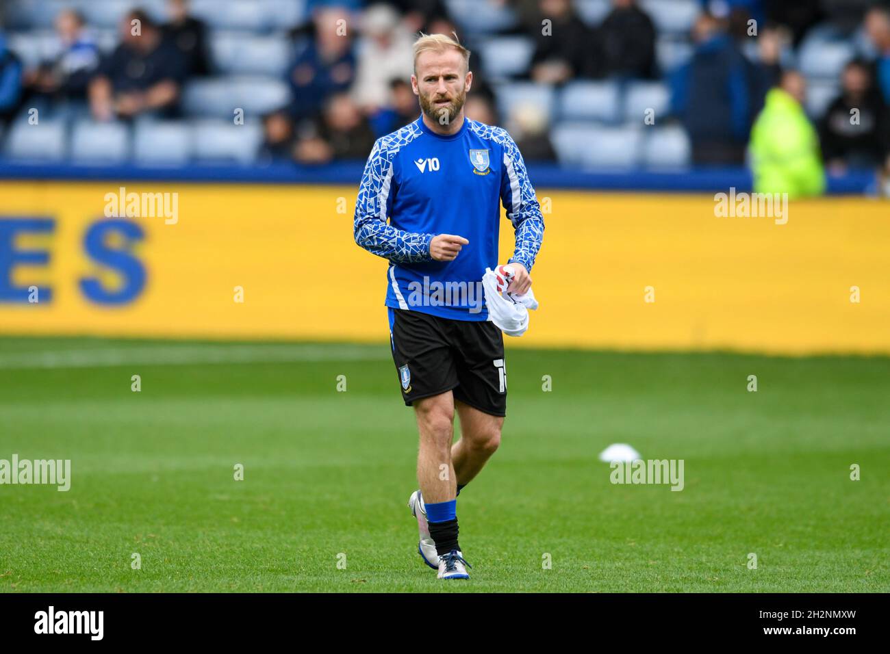 Barry Bannan #10 von Sheffield Wednesday, der sich vor dem Spiel aufwärmte Stockfoto