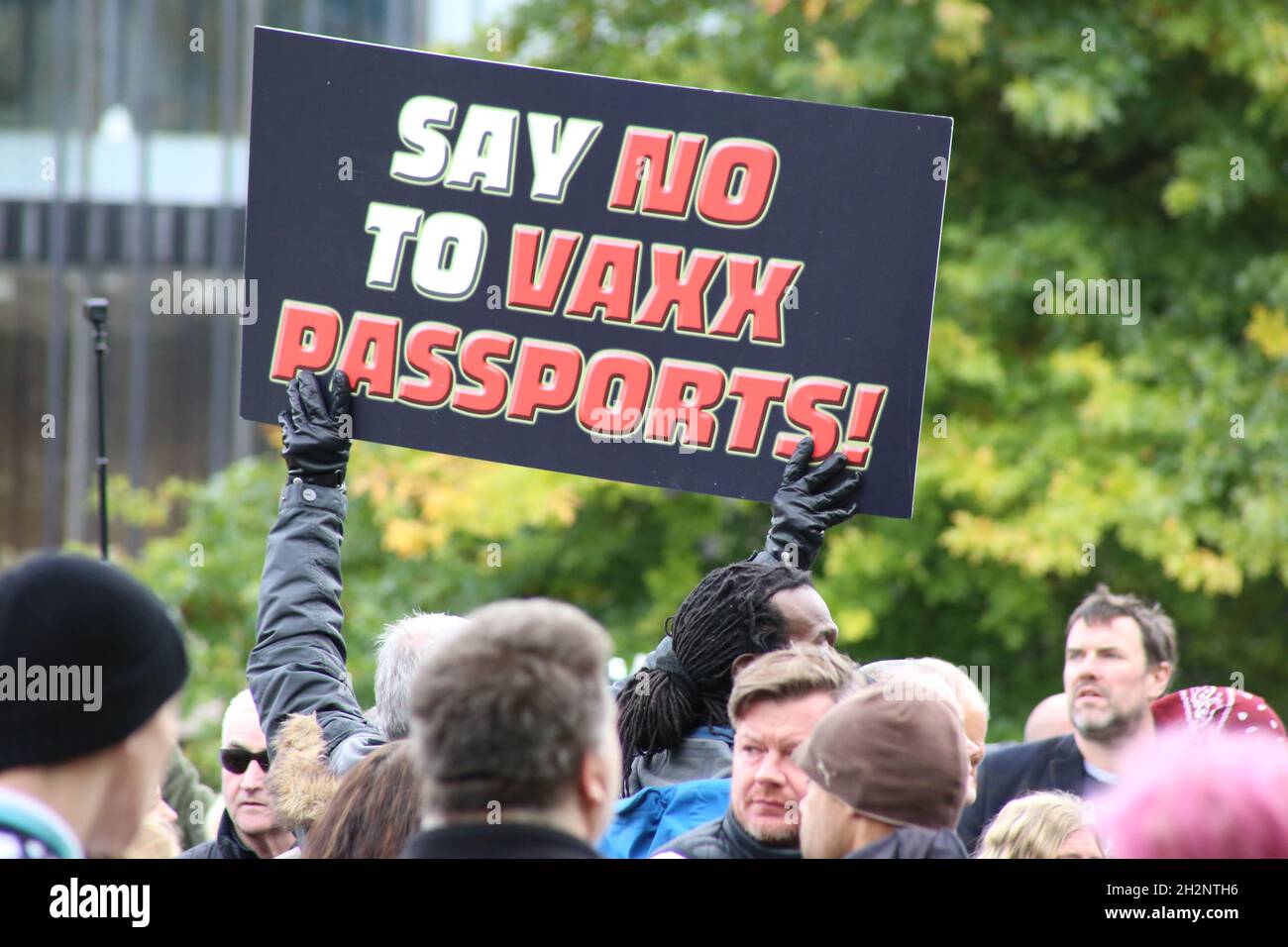 Newcastle upon Tyne, Großbritannien. 23. Oktober 2021, Anti-Impfungs-Demonstranten im Stadtzentrum von Newcastle, Quelle: David Whinham/Alamy Live News Stockfoto