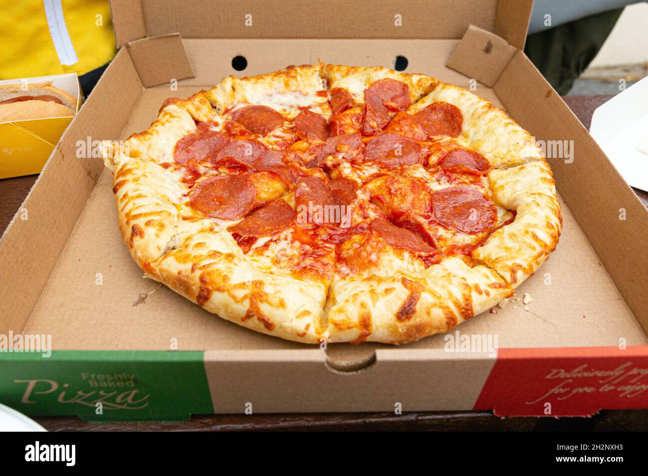 Pizza im Woodlands Family Theme Park, Totnes, Devon, England, Vereinigtes Königreich. Stockfoto