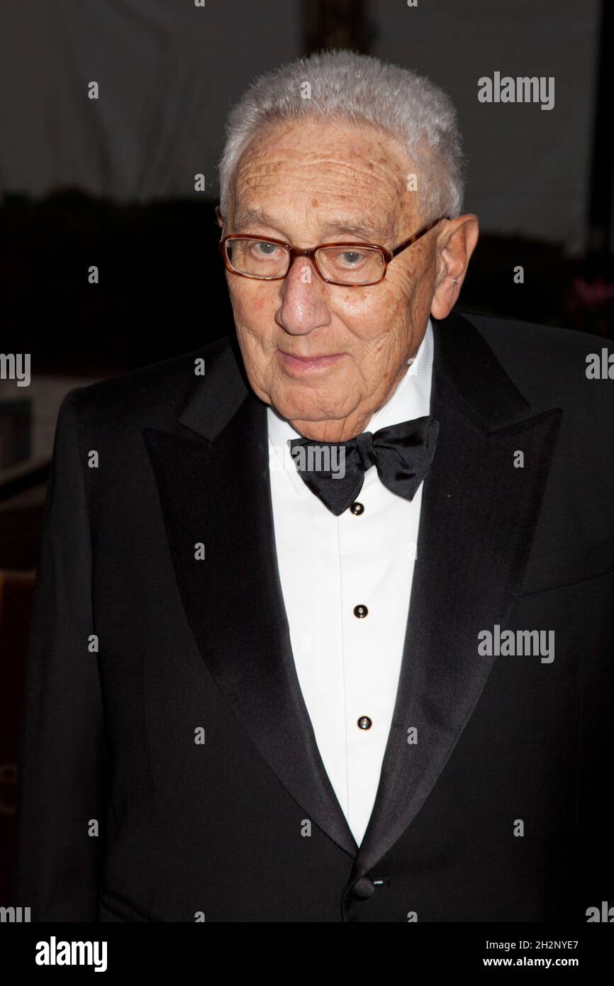 NEW YORK, NY, USA - 21. SEPTEMBER 2009: Dr. Henry Kissinger kommt an der Saison Eröffnung der Metropolitan Opera. Stockfoto