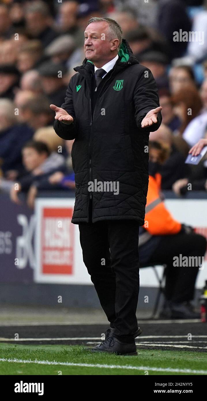 Stoke City-Manager Michael O'Neill zeigt sich beim Sky Bet Championship-Spiel in Den, London. Bilddatum: Samstag, 23. Oktober 2021. Stockfoto