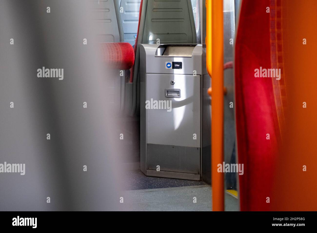 South Western Railway Electric Commuter Train Carriage Interieur Und Polsterung Ohne Personen Stockfoto