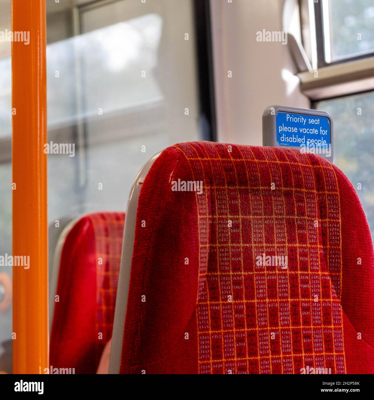 South Western Railway Electric Commuter Train Carriage Interieur Und Polsterung Ohne Personen Stockfoto