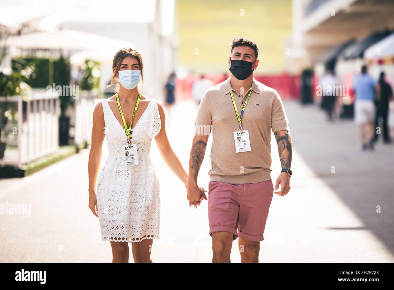 Michael Latifi (CDN), Bruder von Nichola Latifi (CDN) Williams Racing, mit seiner Freundin. Großer Preis der Vereinigten Staaten, Samstag, 23. Oktober 2021. Circuit of the Americas, Austin, Texas, USA. Stockfoto