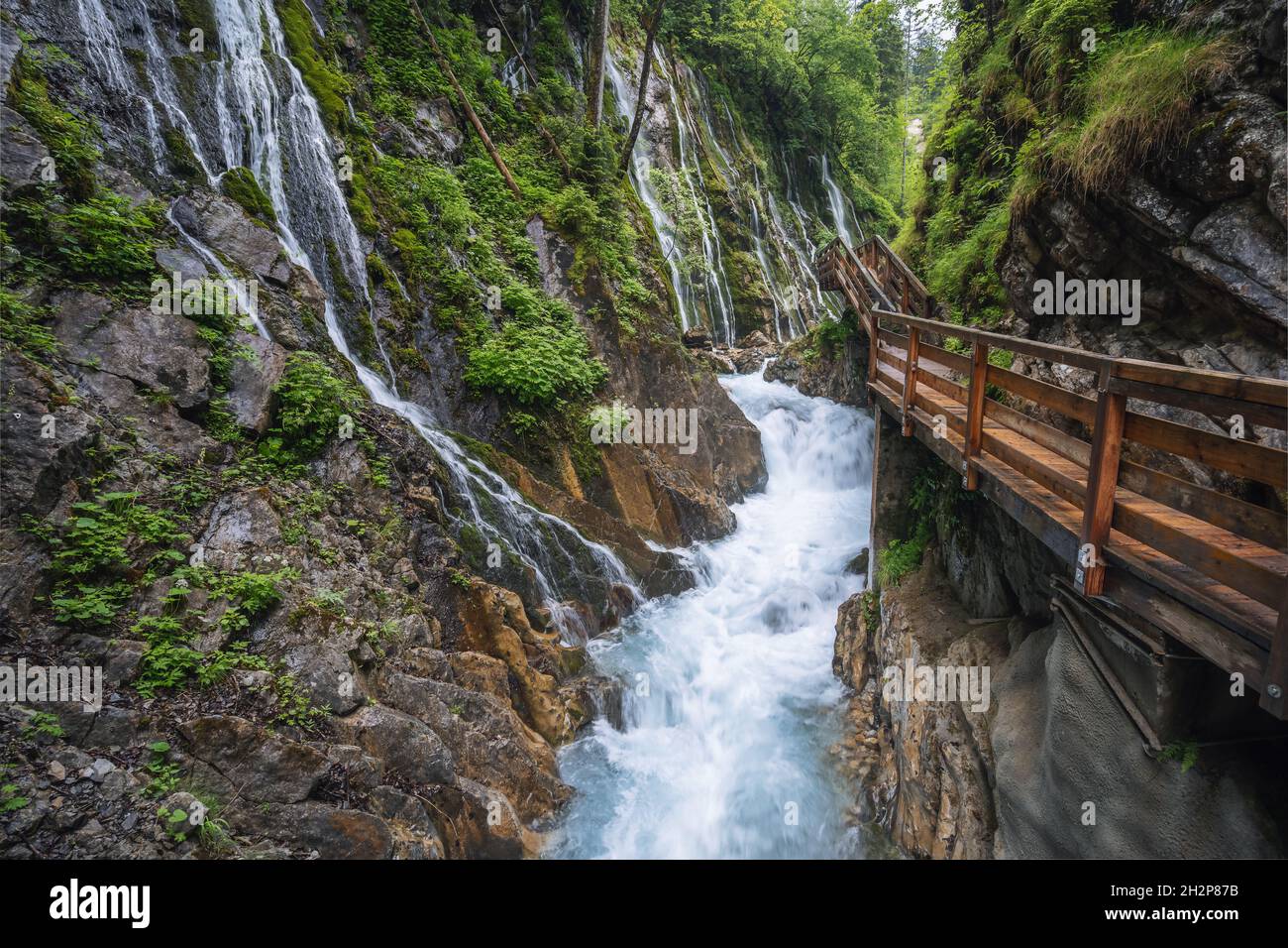 Wimbachklamm Schlucht, die schöne Wasserläufe in der Nähe von Berchtesgaden, Bayern, Deutschland Stockfoto
