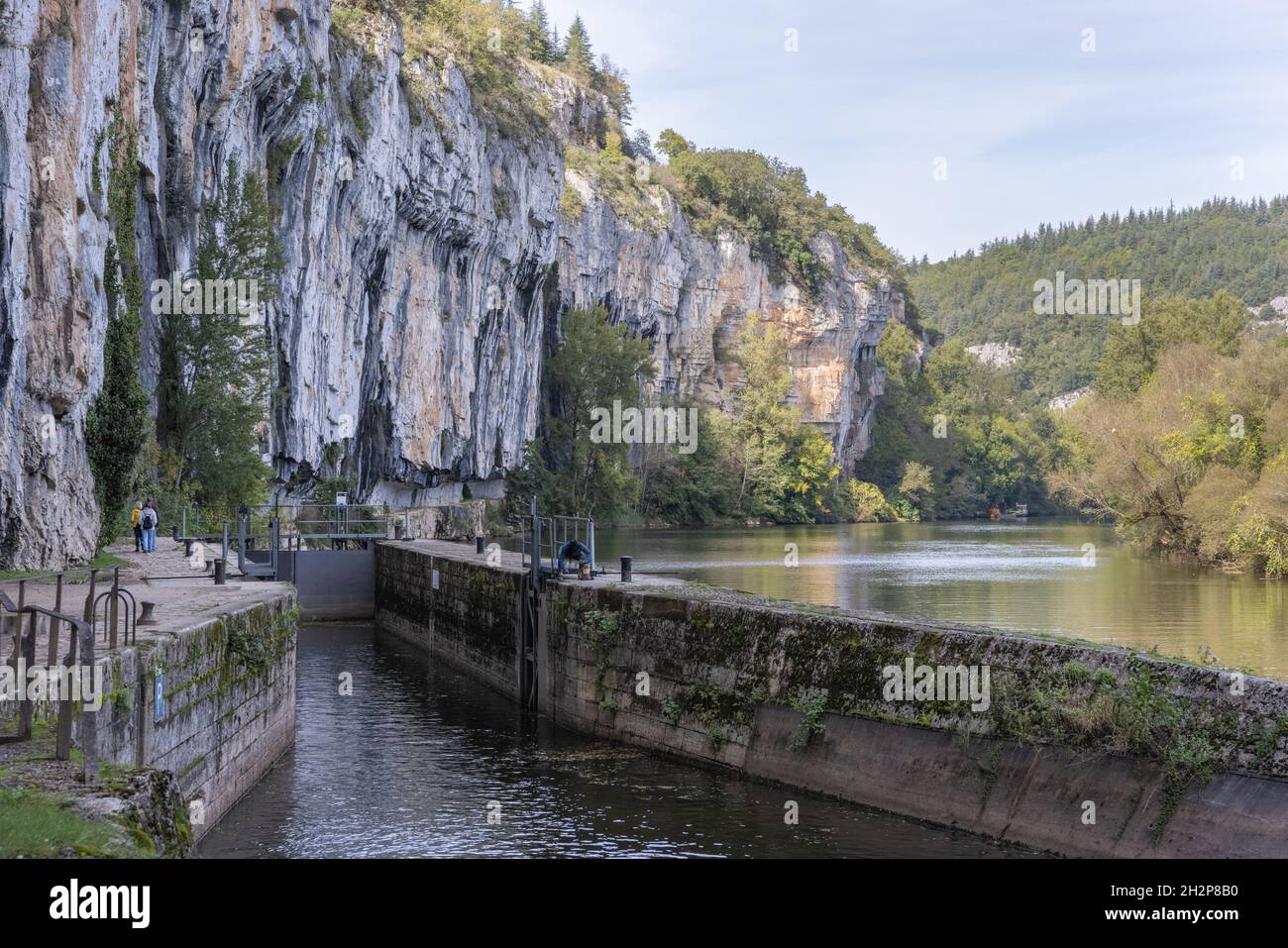 Fahren Sie entlang des Lot River Towpath zwischen Bouzies und Saint-Cirq-Lapopie Stockfoto