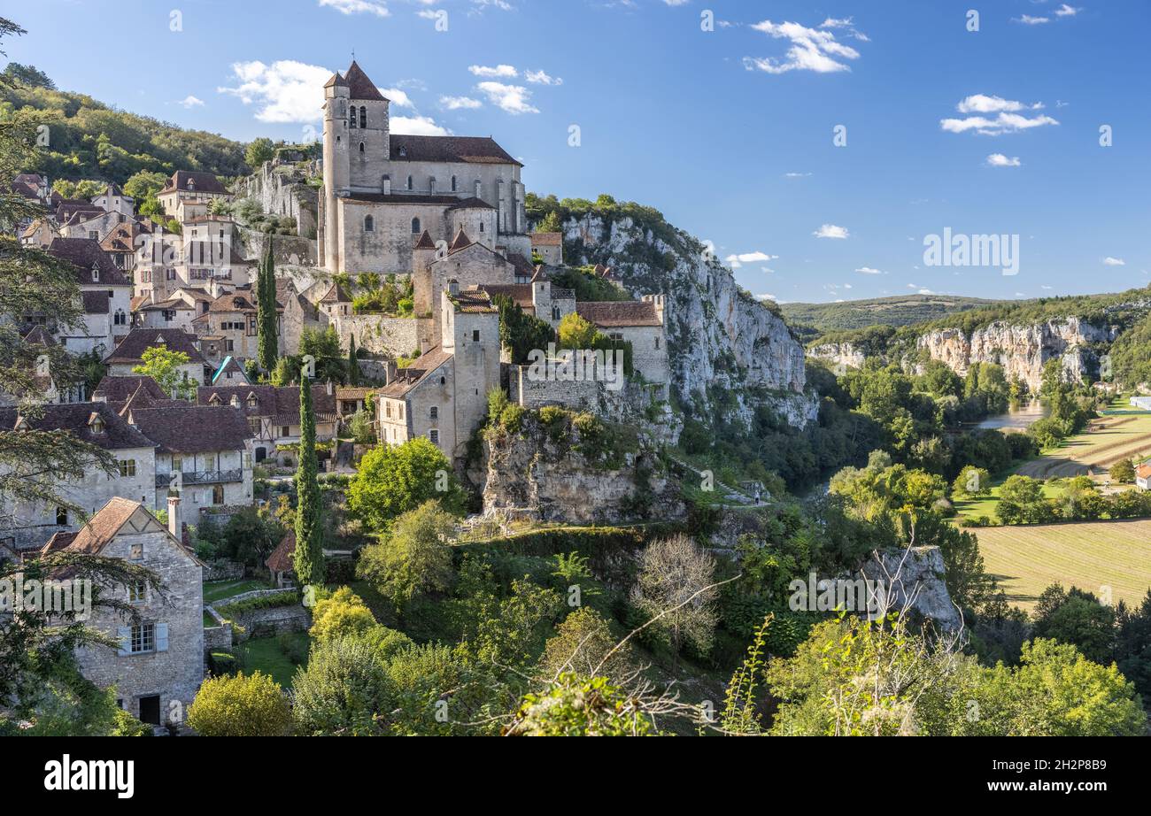 Bergdorf Saint-Cirq-Lapopie im Lot-Tal, Oskitanie, Frankreich Stockfoto