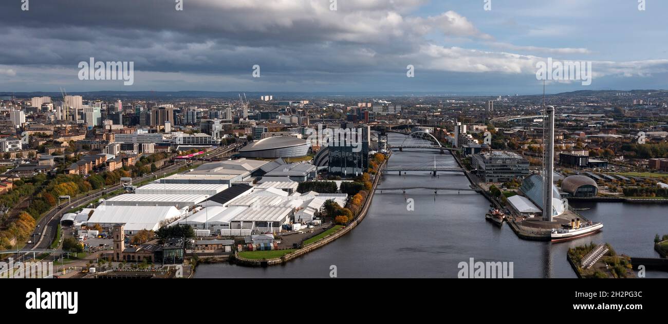Glasgow, Schottland, Großbritannien. Oktober 2021. BILD: Luftdrohnenansicht von oben auf dem COP26-Gelände. Quelle: Colin Fisher/Alamy Live News Stockfoto