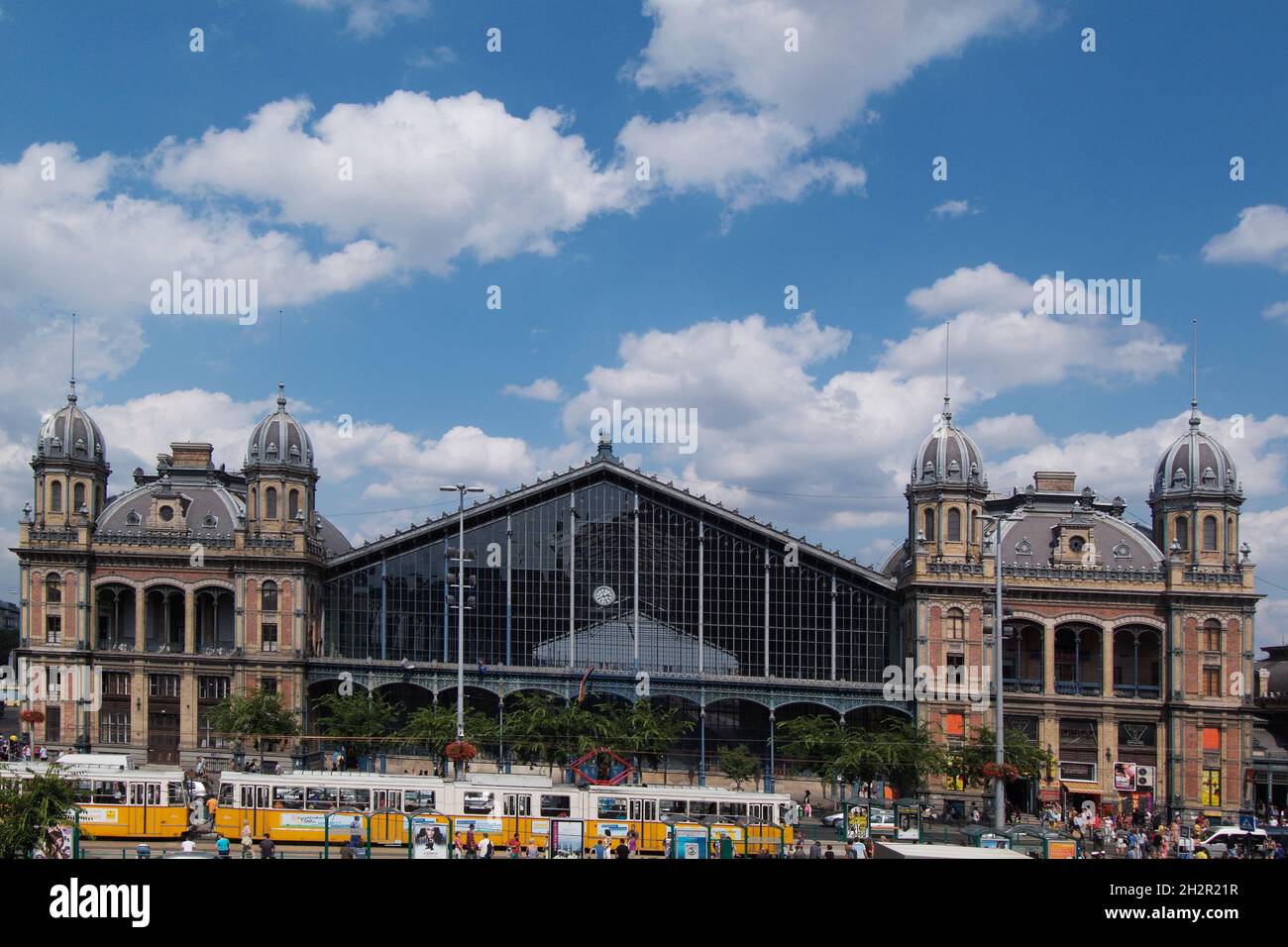 Ungarn, Budapest, Westbahnhof am Nyugati Platz,tér und der Teréz körút, gebaut 1874-1877 von der Firma Eiffel in Paris | Ungarn, Budapest, Western Ra Stockfoto