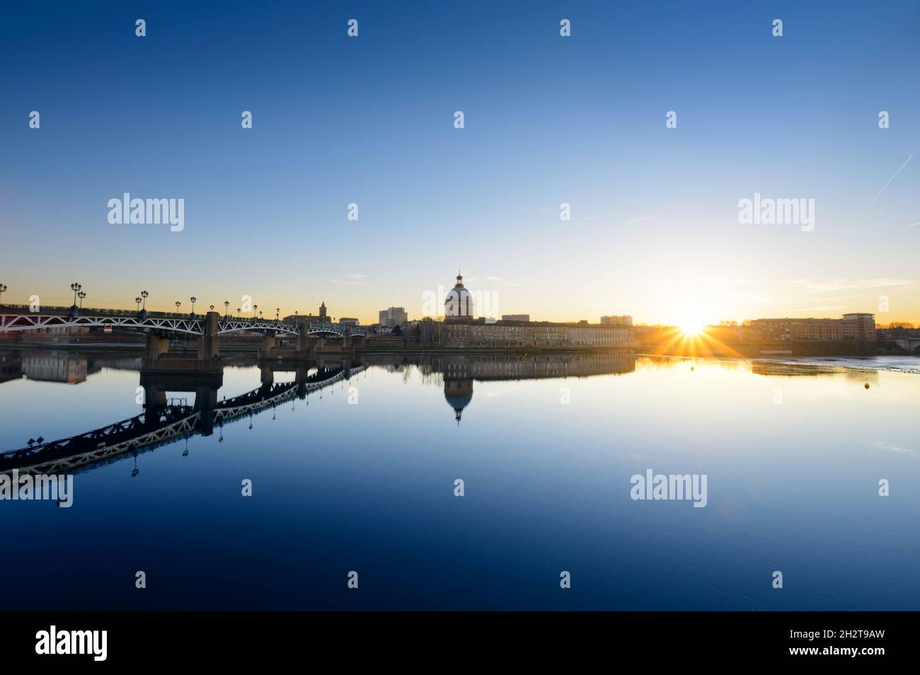 Sonnenuntergang Lichter in der Stadt Toulouse in Frankreich Stockfoto