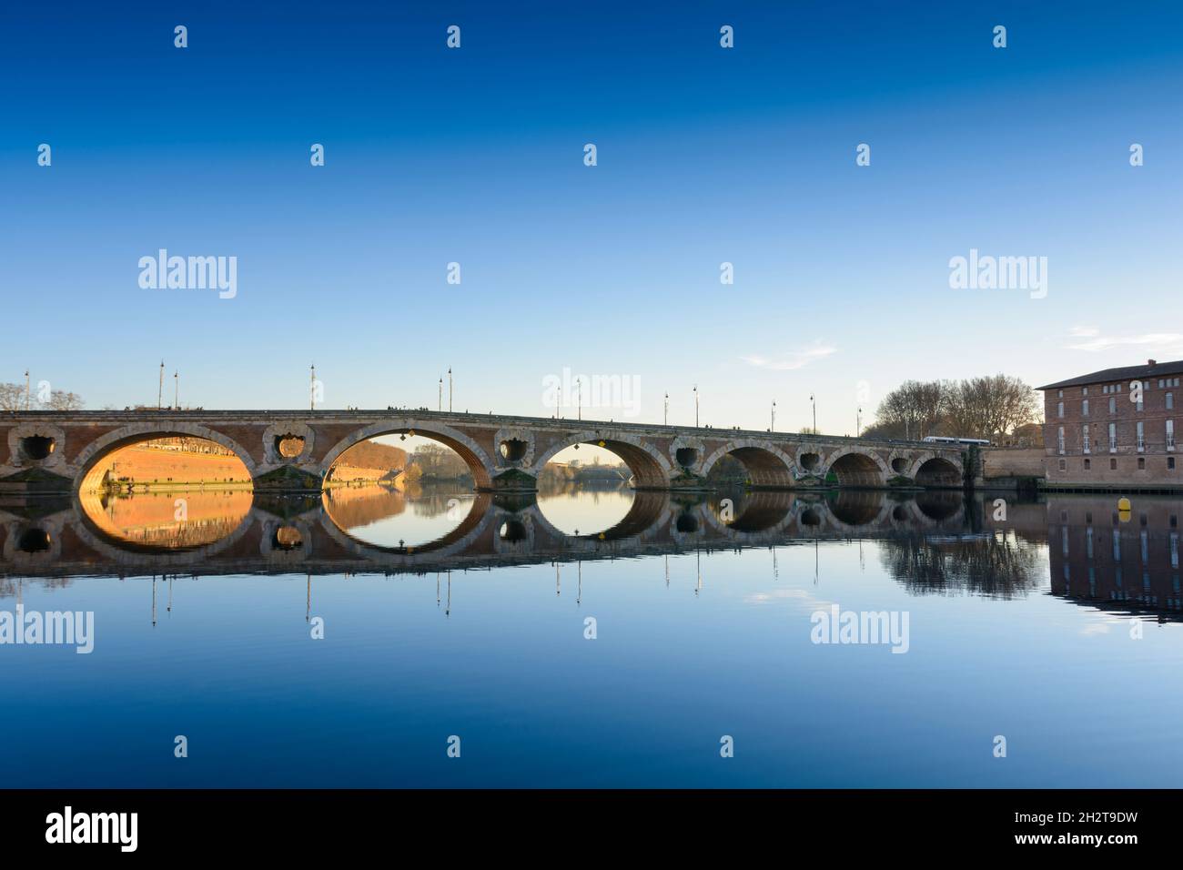 Blick auf Toulouse-Stadt in der Nähe Fluss Garonne in Frankreich Stockfoto