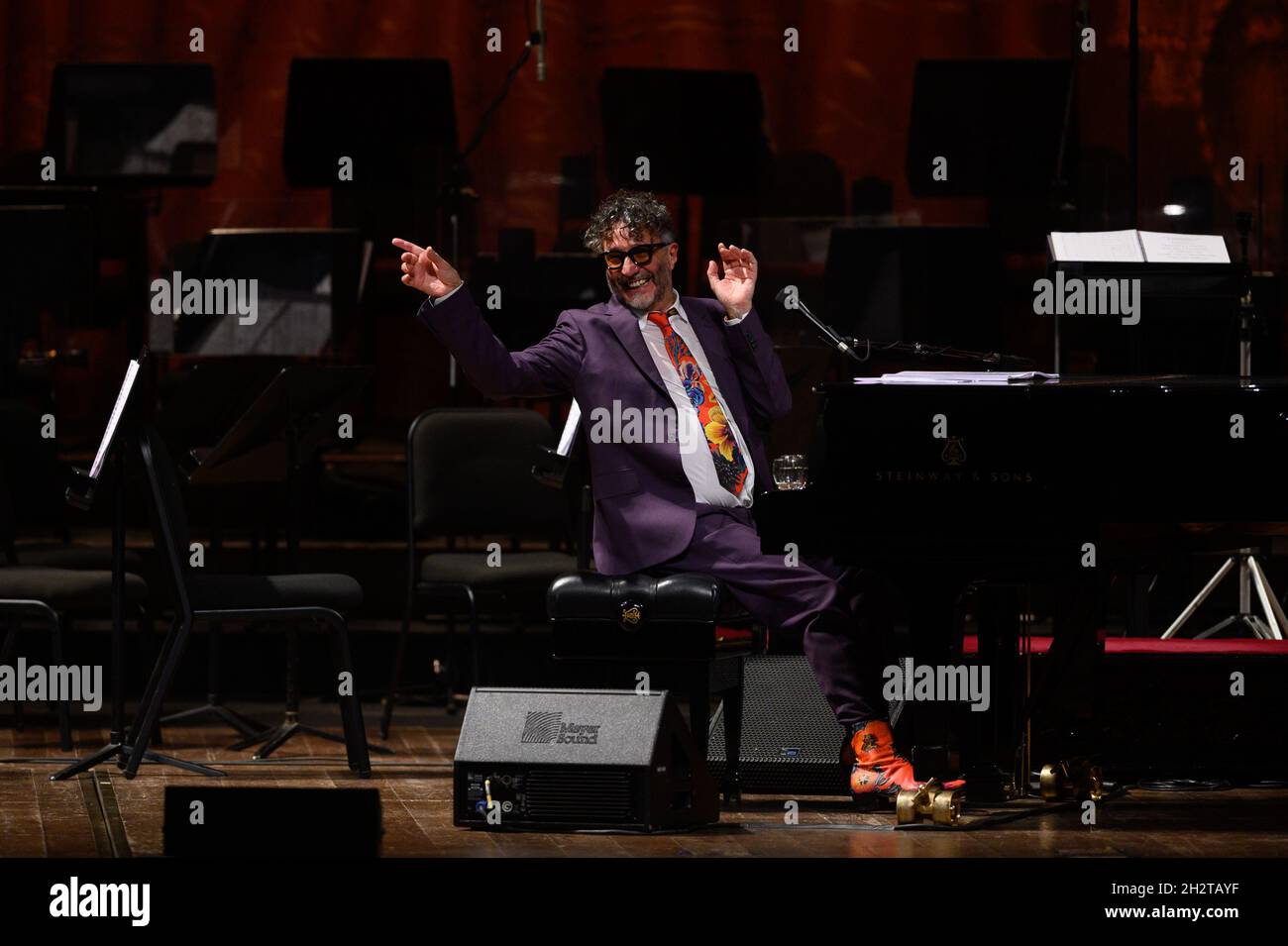 Buenos Aires, Argentinien. Oktober 2021. Fito Paez tritt während des Konzerts auf.am 70. Geburtstag wurde der argentinische Musiker Charly García mit einer Show von Fito Páez im Colón Theater geehrt. Kredit: SOPA Images Limited/Alamy Live Nachrichten Stockfoto