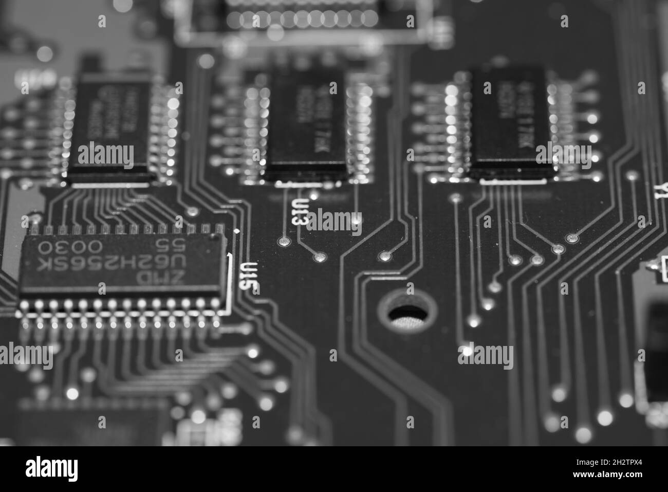 oktober 2021. Nahaufnahme der verschiedenen Schaltkreise auf einer Computerplatine. Hochwertige Fotos. Makro. Stockfoto