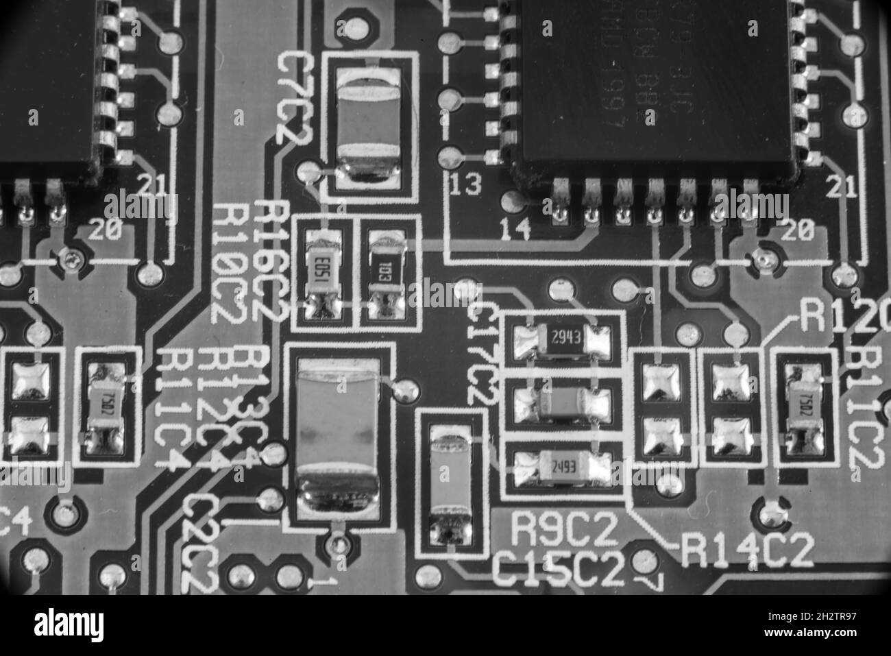 oktober 2021. Nahaufnahme der verschiedenen Schaltkreise auf einer Computerplatine. Hochwertige Fotos. Makro. Stockfoto