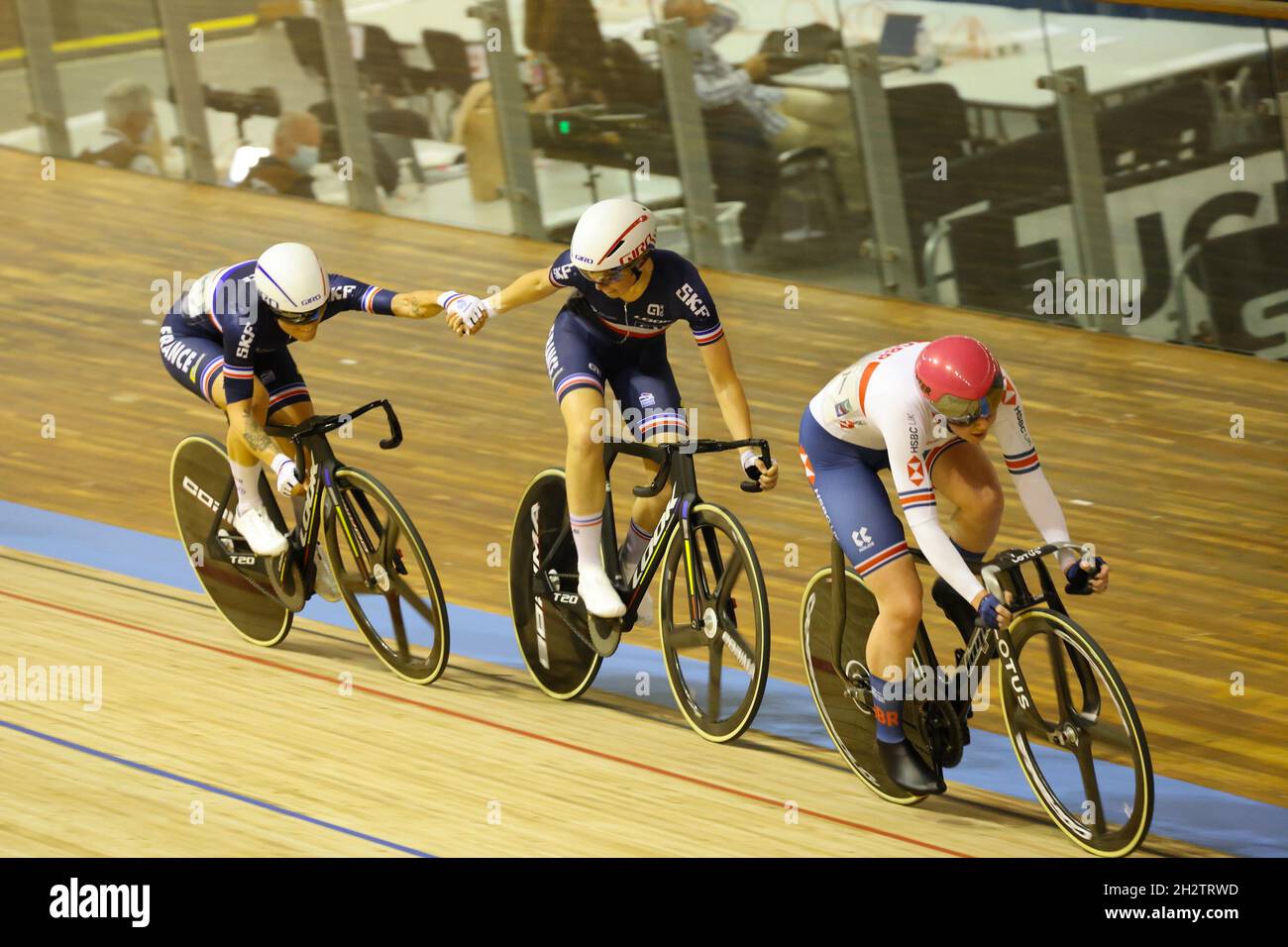 Relais France Marie LE NET und Clara COPPONI Madison Frauen während der Tissot UCI Track Cycling World Championships 2021 am 23. Oktober 2021 im Stab Velodrome in Roubaix, Frankreich - Foto: Laurent Sanson/DPPI/LiveMedia Stockfoto