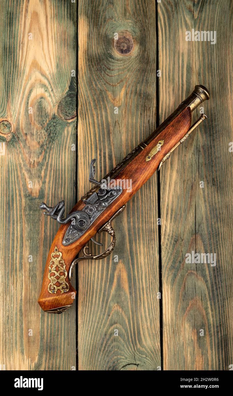Wieviel Joul Hat Eine Polizeipistole Polizeipistole kriminalmodell Stockfotos und -bilder Kaufen - Alamy