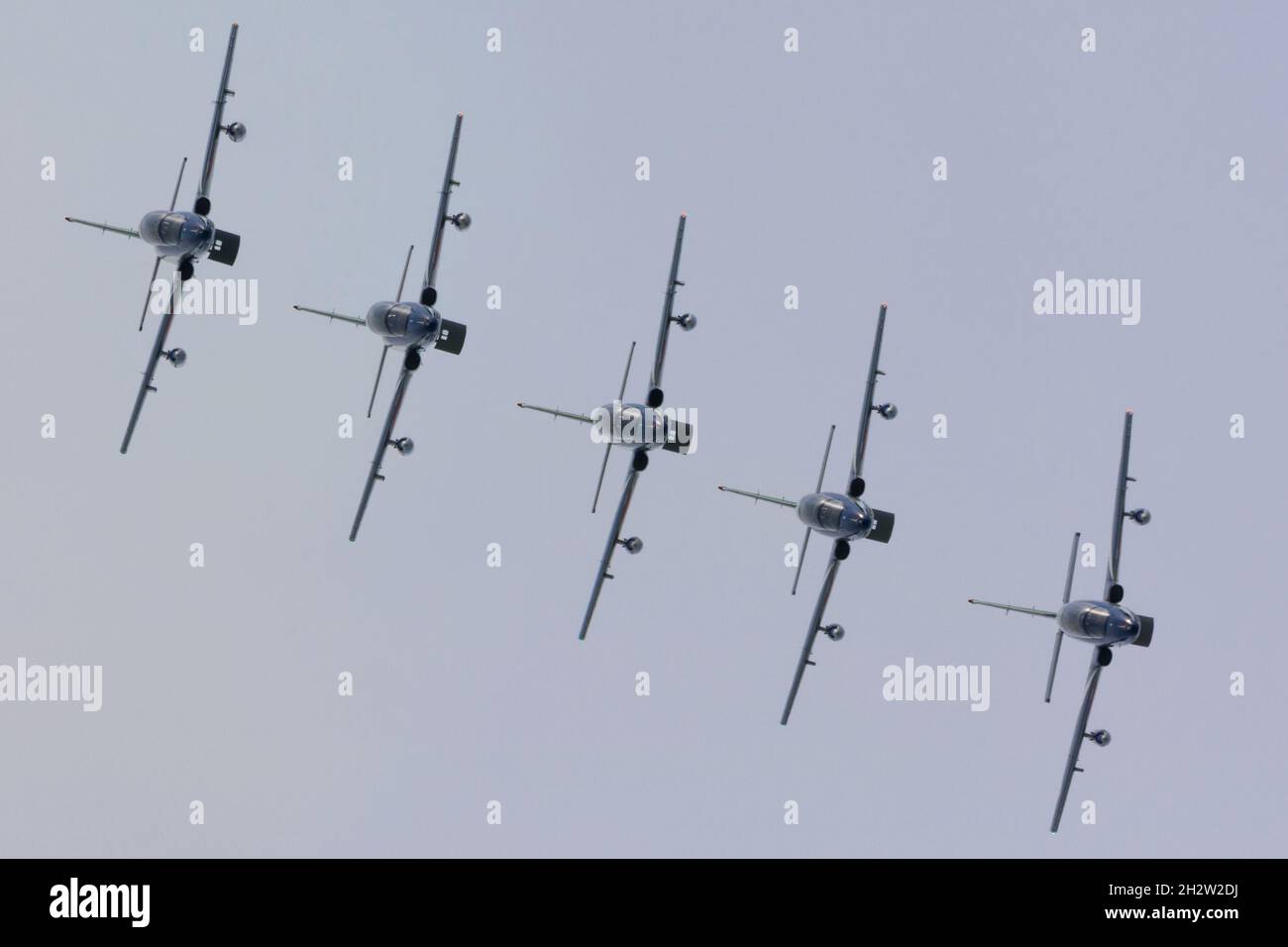 Radom, Polen - 25. August 2018: Radom Air Show - Frecce Tricolori Kunstflugteam fliegt in enger Formation in Aermacchi MB-339 Stockfoto