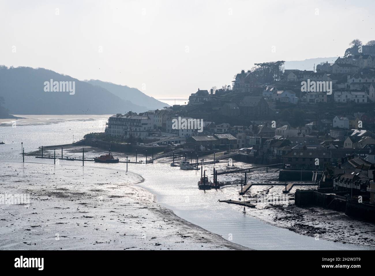 Winterlicher Blick auf Ebbe in Salcombe, South Devon Stockfoto