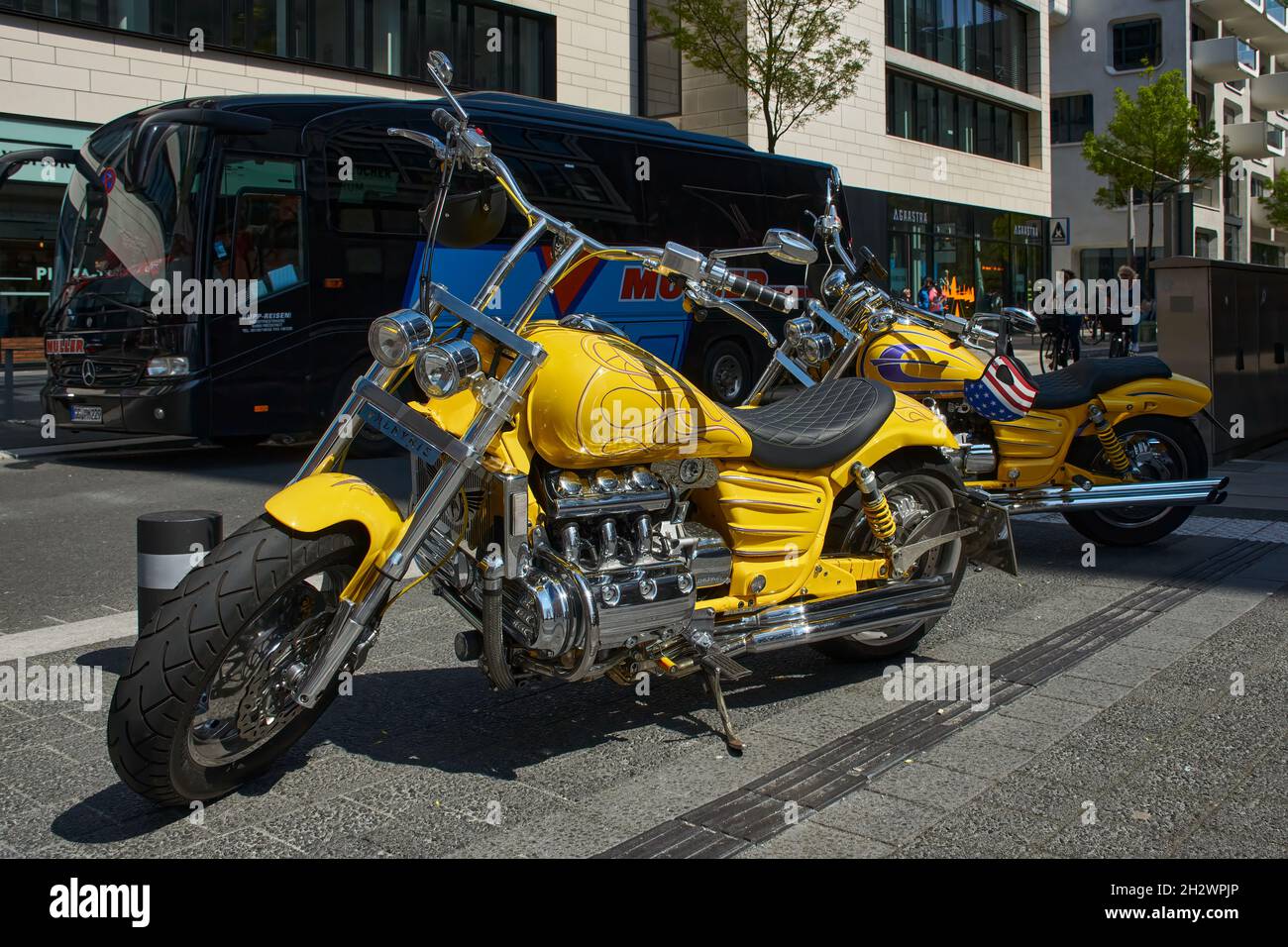 2 in der Hamburger HafenCity neu aufgebaute Honda-Motorräder des Modells Valkyrie (Doc Willow Bike). Stockfoto