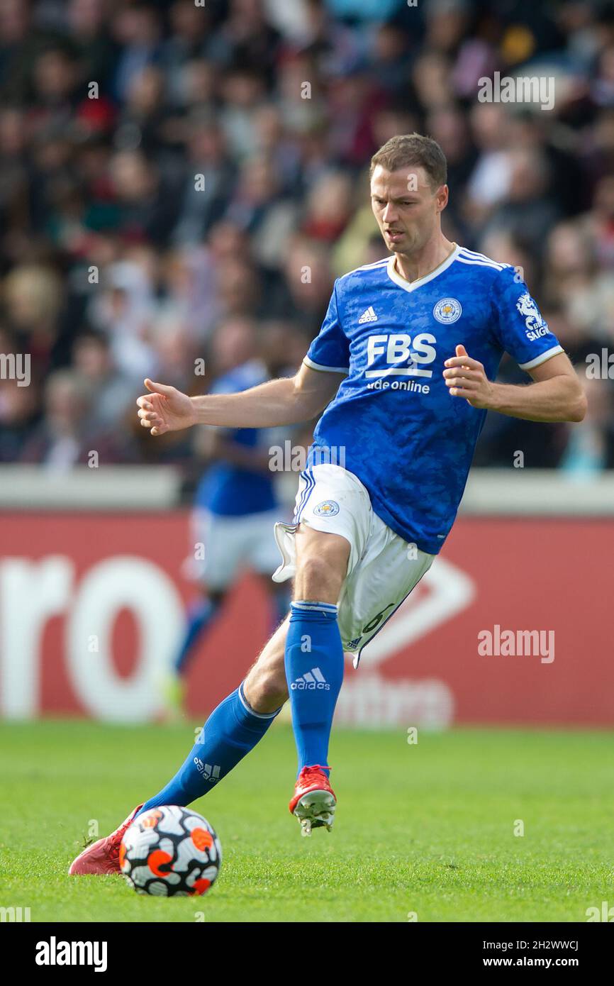 London, Großbritannien. Okt. 2021. Jonny Evans von Leicester City während des Premier League-Spiels zwischen Brentford und Leicester City im Brentford Community Stadium, London, England am 24. Oktober 2021. Foto von Salvio Calabrese. Nur zur redaktionellen Verwendung, Lizenz für kommerzielle Nutzung erforderlich. Keine Verwendung bei Wetten, Spielen oder Veröffentlichungen einzelner Clubs/Vereine/Spieler. Kredit: UK Sports Pics Ltd/Alamy Live Nachrichten Stockfoto