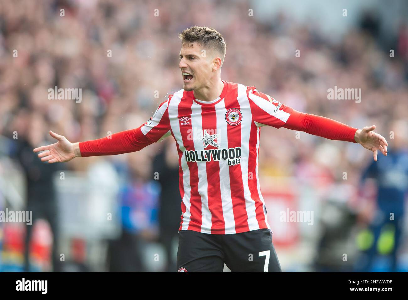 London, Großbritannien. Okt. 2021. Sergi Canós von Brentford während des Premier League-Spiels zwischen Brentford und Leicester City im Brentford Community Stadium, London, England am 24. Oktober 2021. Foto von Salvio Calabrese. Nur zur redaktionellen Verwendung, Lizenz für kommerzielle Nutzung erforderlich. Keine Verwendung bei Wetten, Spielen oder Veröffentlichungen einzelner Clubs/Vereine/Spieler. Kredit: UK Sports Pics Ltd/Alamy Live Nachrichten Stockfoto