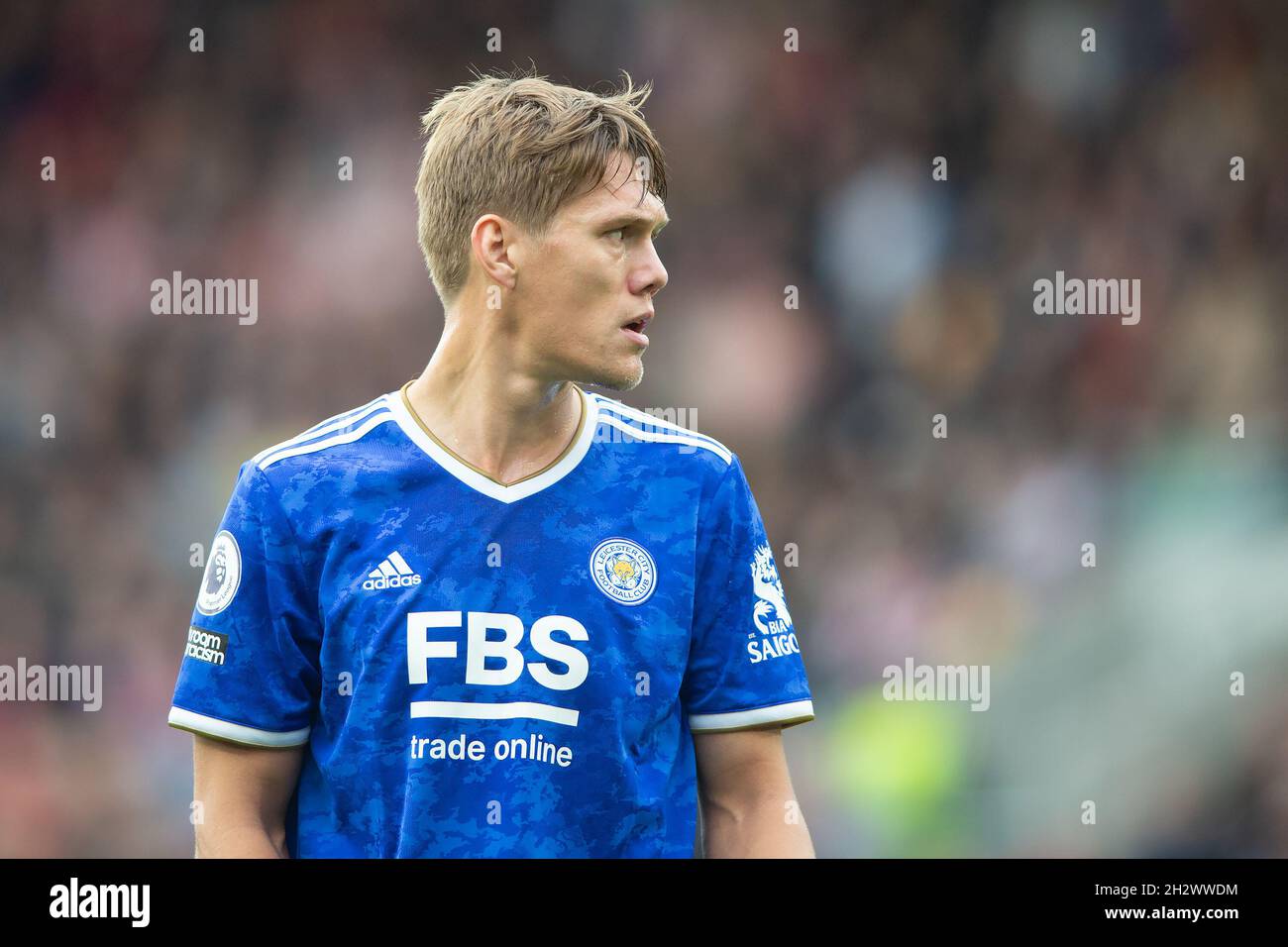 London, Großbritannien. Okt. 2021. Jannik Vestergaard aus Leicester City während des Premier League-Spiels zwischen Brentford und Leicester City im Brentford Community Stadium, London, England am 24. Oktober 2021. Foto von Salvio Calabrese. Nur zur redaktionellen Verwendung, Lizenz für kommerzielle Nutzung erforderlich. Keine Verwendung bei Wetten, Spielen oder Veröffentlichungen einzelner Clubs/Vereine/Spieler. Kredit: UK Sports Pics Ltd/Alamy Live Nachrichten Stockfoto