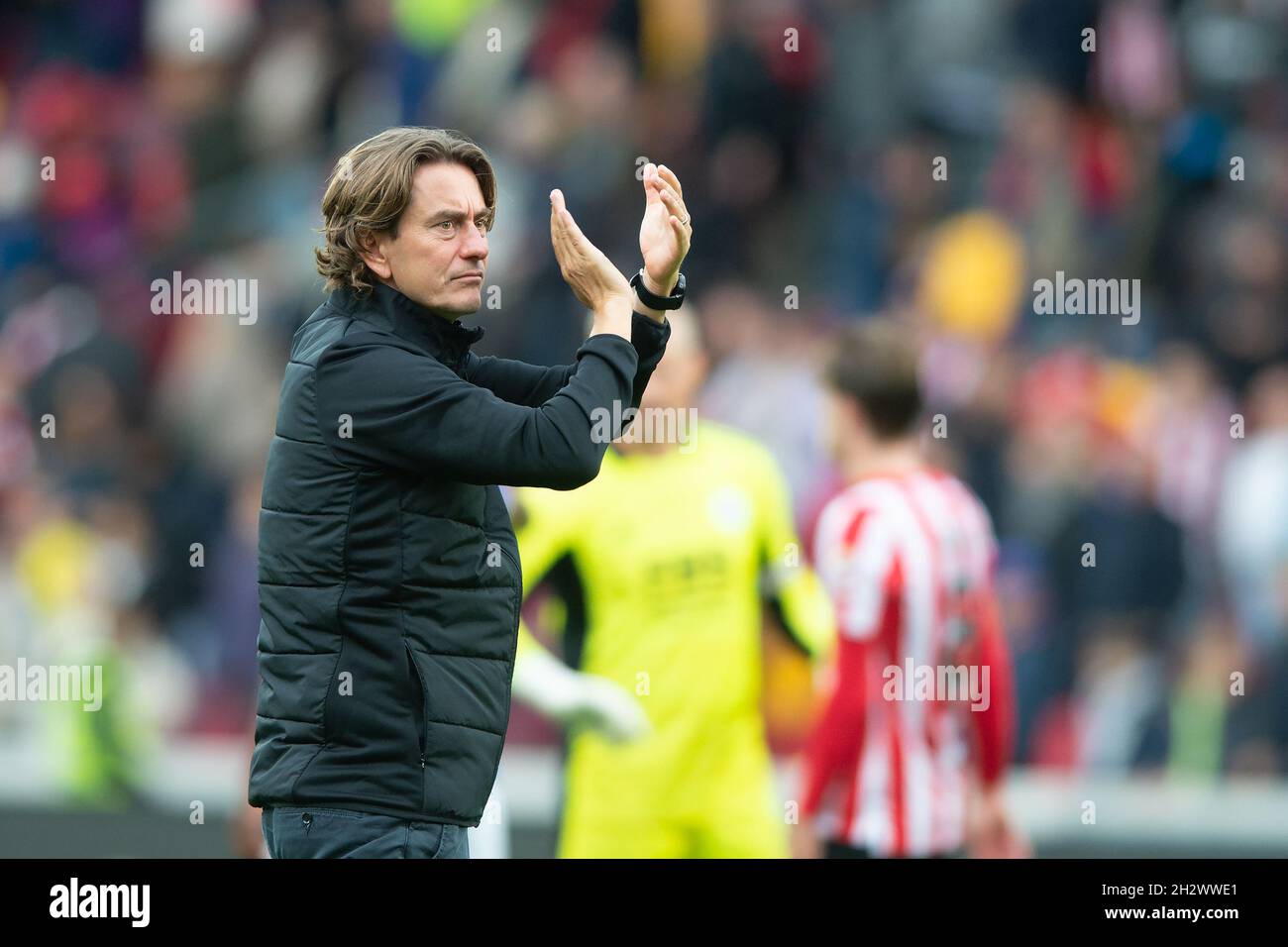 London, Großbritannien. Okt. 2021. Thomas Frank-Manager von Brentford während des Premier League-Spiels zwischen Brentford und Leicester City im Brentford Community Stadium, London, England am 24. Oktober 2021. Foto von Salvio Calabrese. Nur zur redaktionellen Verwendung, Lizenz für kommerzielle Nutzung erforderlich. Keine Verwendung bei Wetten, Spielen oder Veröffentlichungen einzelner Clubs/Vereine/Spieler. Kredit: UK Sports Pics Ltd/Alamy Live Nachrichten Stockfoto