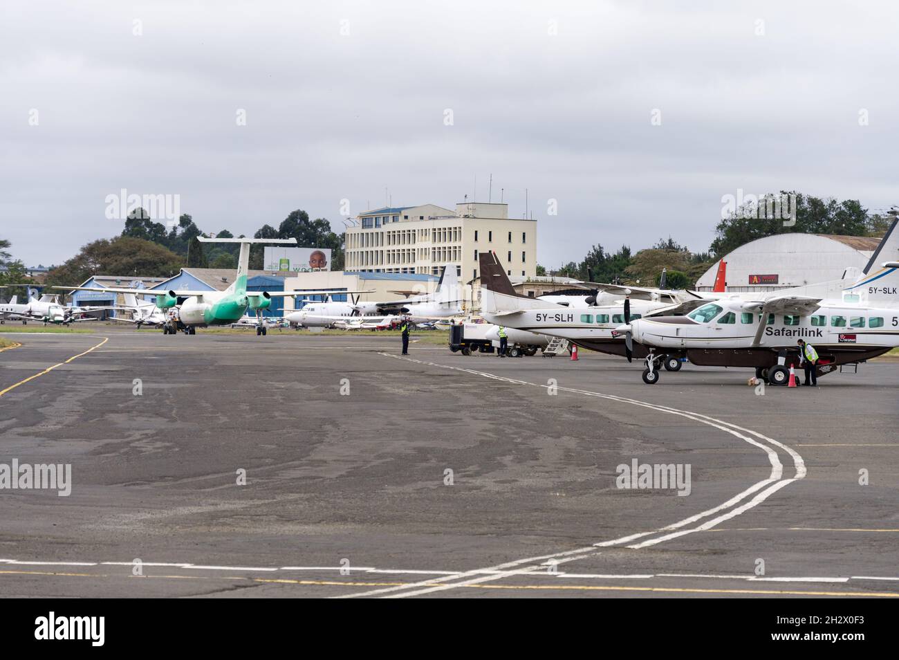 Wilson Airport Schürze mit verschiedenen Flugzeugen, Nairobi, Kenia Stockfoto