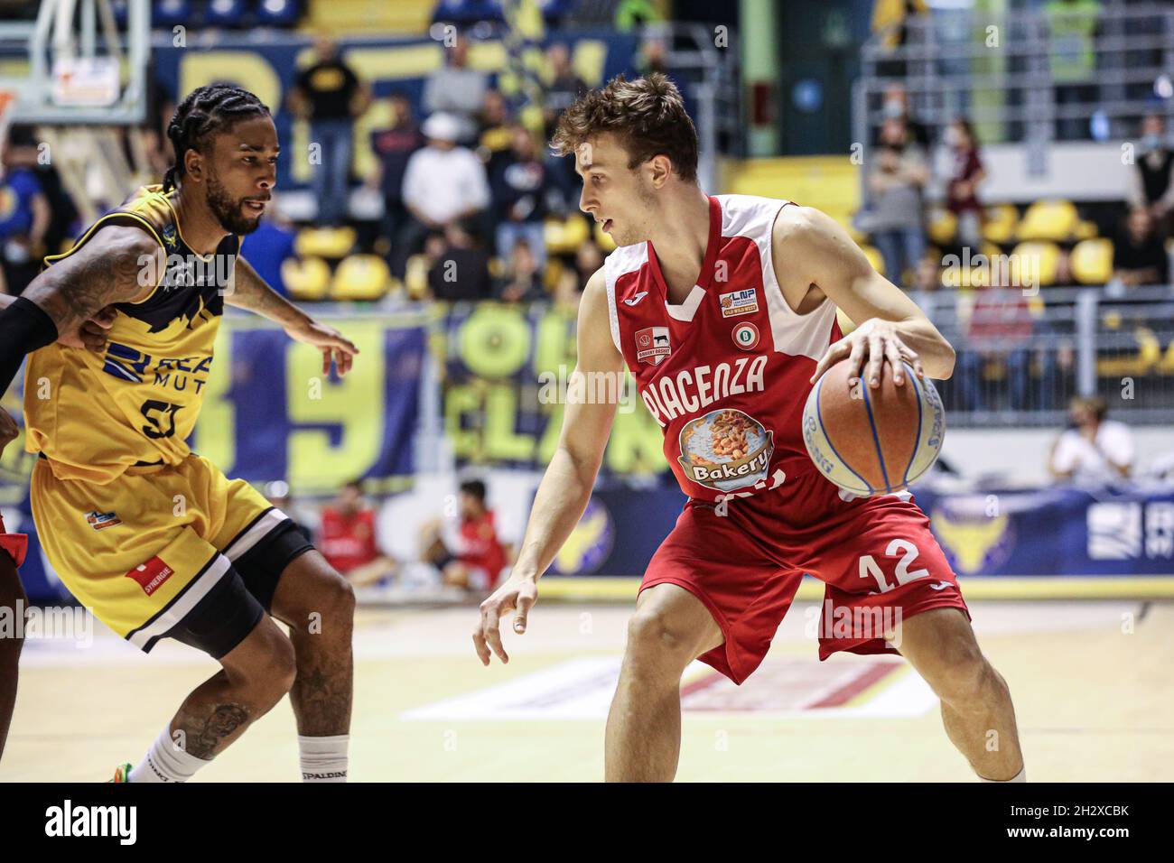 Italien, Turin, 24. oktober 2021, Spiel der Lega Nazionale Pallacanestro Championship A2 reale Muta Torino gegen Bäckerei Piacenza (90-75) Stockfoto