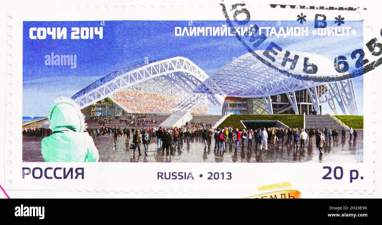 MOSKAU, RUSSLAND - 23. OKTOBER 2021: In Russland gedruckte Briefmarke zeigt Olympiastadion 'Fisht', Sotschi 2014 Olympic Sports Facilities Serie, um 20 Stockfoto