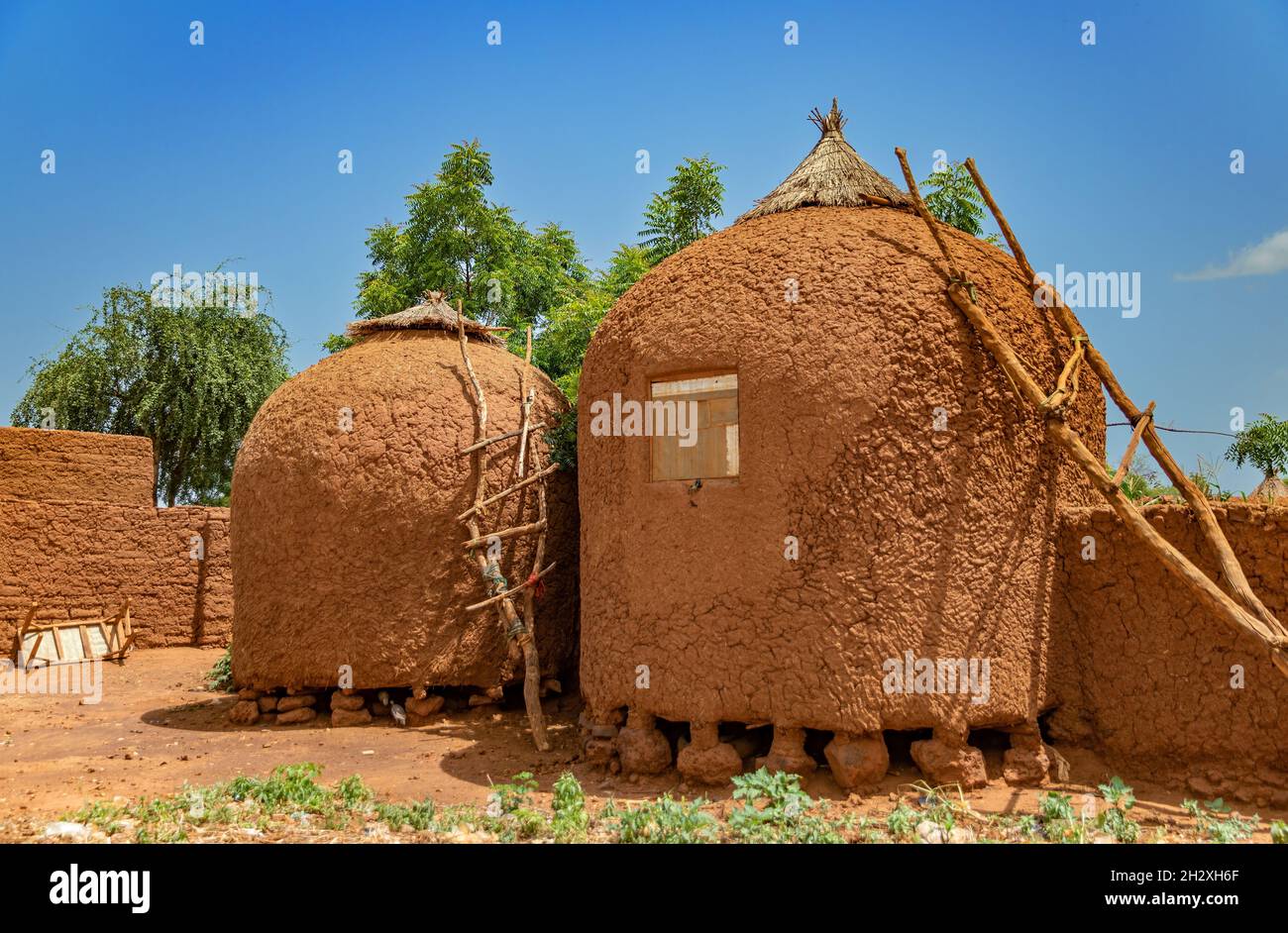 Getreidespeicher im Dorf Yamma, Niger Stockfoto