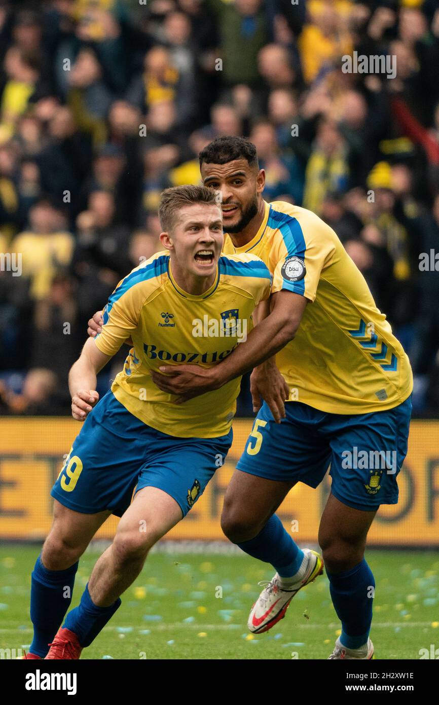 Broendby, Dänemark. Okt. 2021. Morten Frenddrup (19) von Broendby IF punktet beim 3F Superliga-Spiel zwischen Broendby IF und FC Copenhagen im Broendby Stadion in Broendby mit 1-0 Punkten. (Foto: Gonzales Photo/Alamy Live News Stockfoto