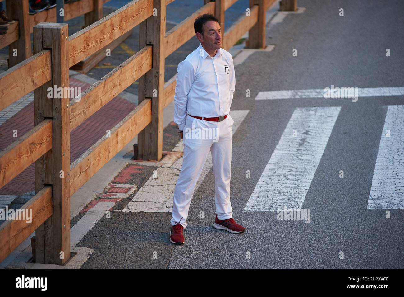 Navarra, Spanien. Okt. 2021. Daniel Azcona, bekannt als Cebaitas, wurde während des zweiten Laufs der Bullen der Hermanas Azcona Rinderfarm gesehen.der zweite Lauf der Bullen der Hermanas Azcona Rinderfarm wurde in Navarra, Spanien, nach anderthalb Jahren ohne kulturelle Feiern aufgrund der Covid-19 Pandemie abgehalten. (Foto von Elsa A Bravo/SOPA Images/Sipa USA) Quelle: SIPA USA/Alamy Live News Stockfoto