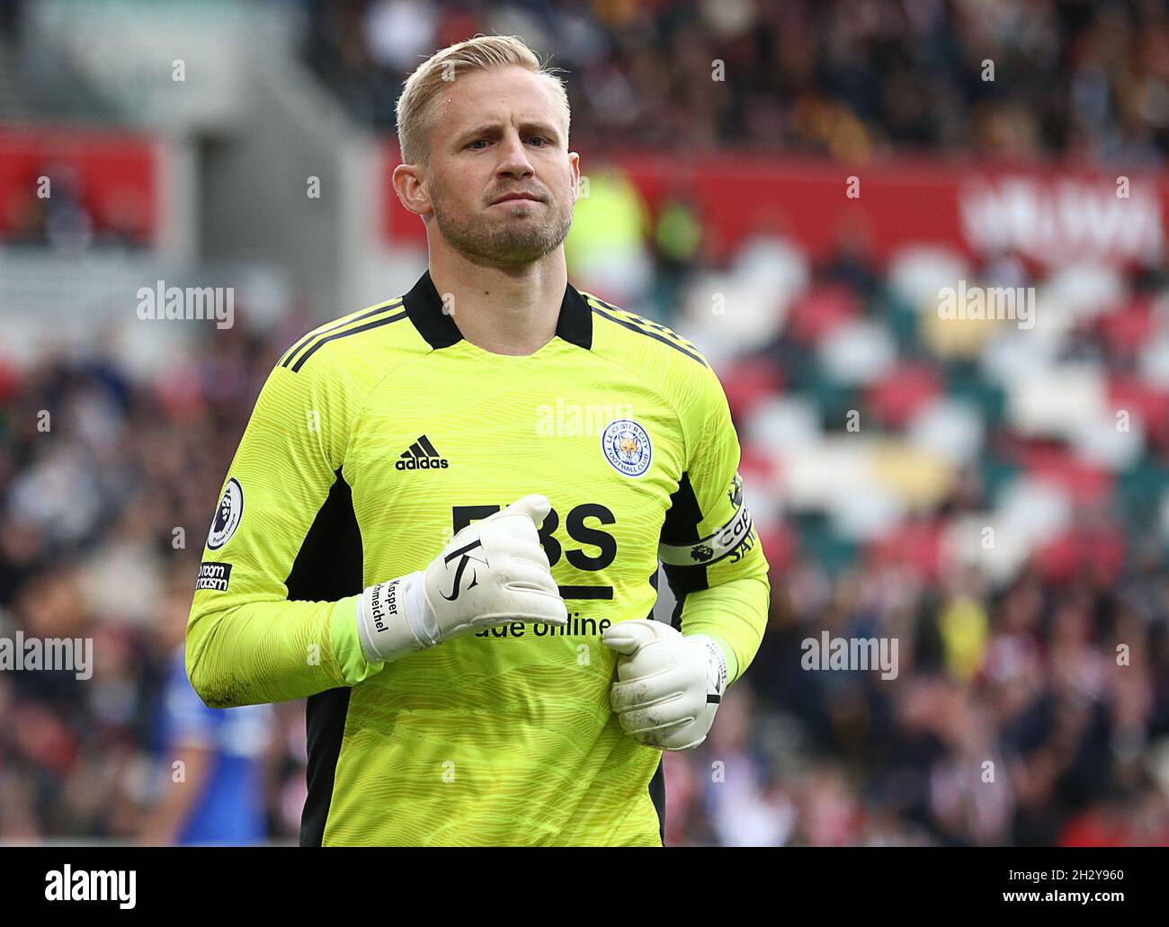 London, England, 24. Oktober 2021. Kasper Schmeichel aus Leicester City während des Spiels der Premier League im Brentford Community Stadium, London. Bildnachweis sollte lauten: Paul Terry / Sportimage Stockfoto
