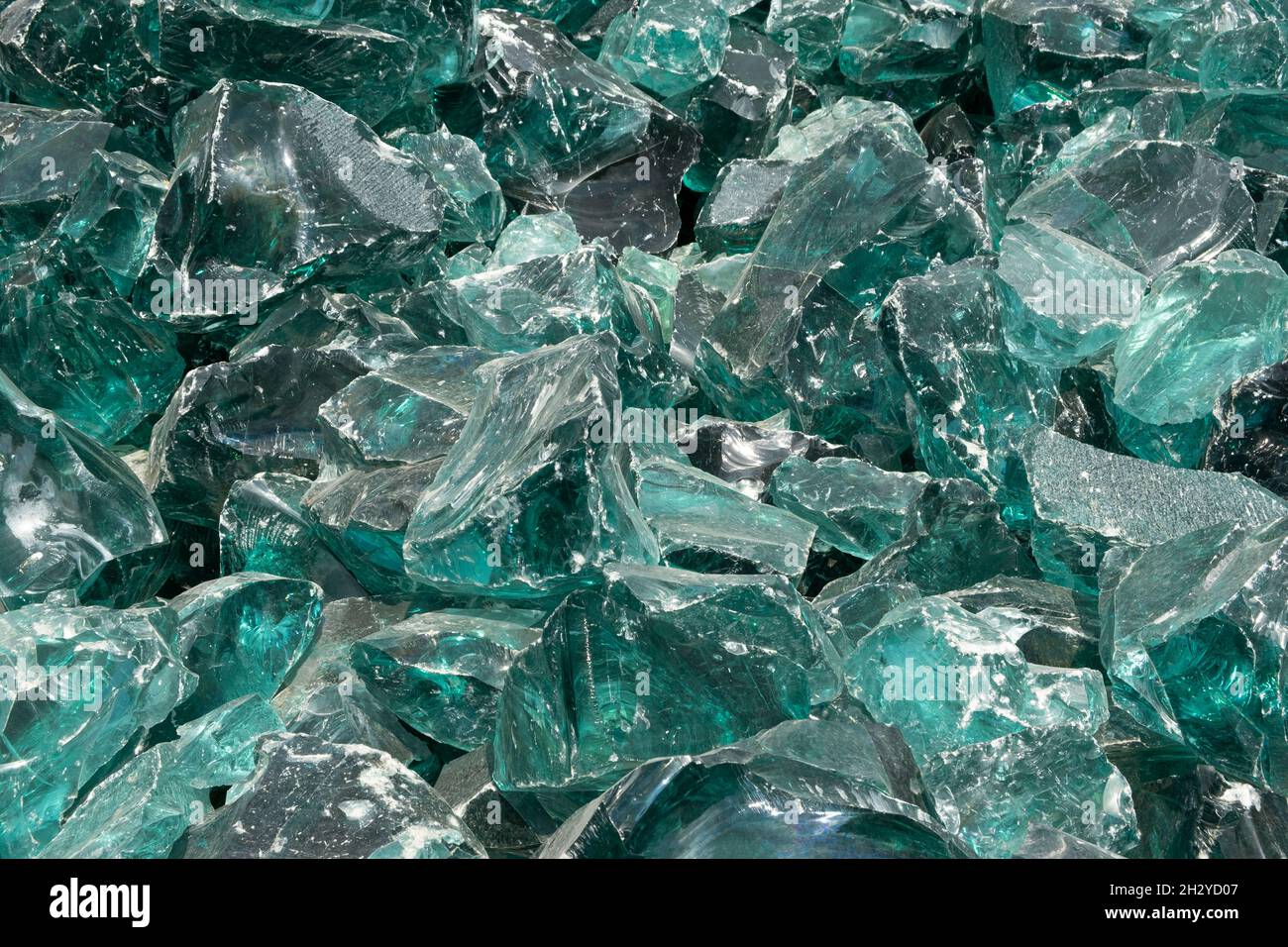 Großer Block von Aqua Glass Rock Schlacke für Garten Dekor. Glass in