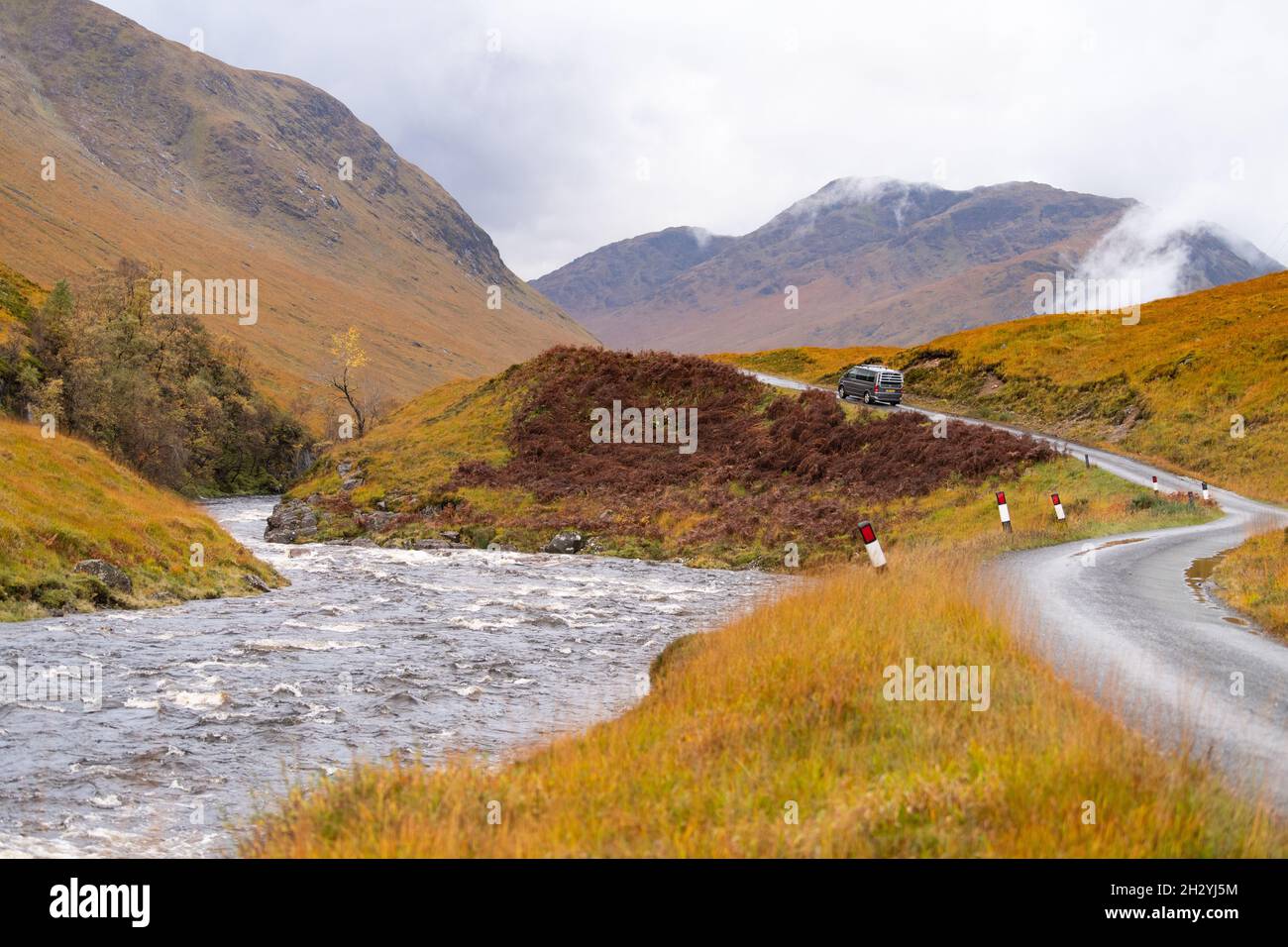 Glen Etive und River Etive im Herbst, Schottland, Großbritannien Stockfoto