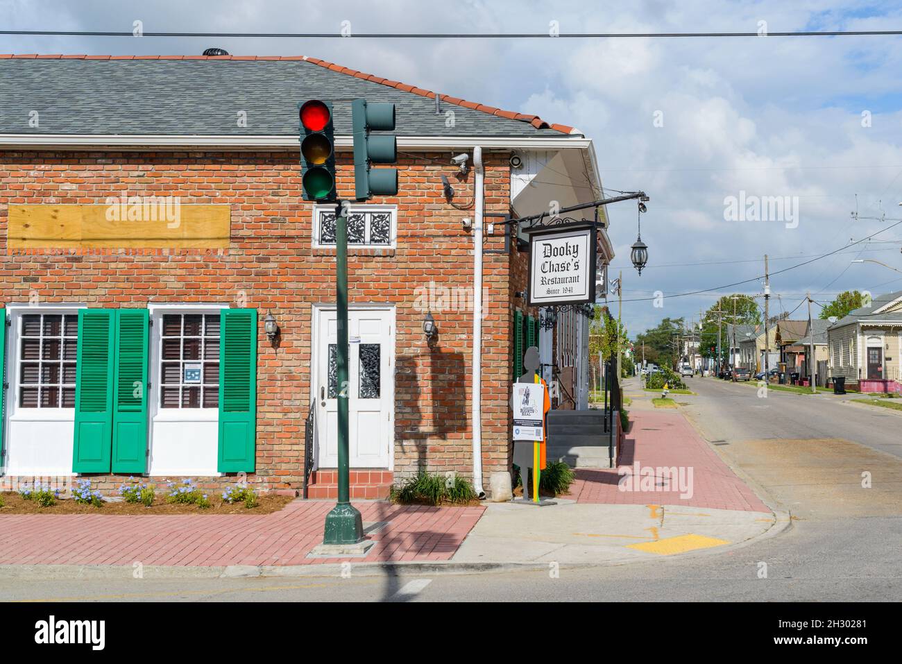 NEW ORLEANS, LA, USA - 24. OKTOBER 2021: Historisches Dooky Chase's Restaurant an der Orleans Avenue Stockfoto